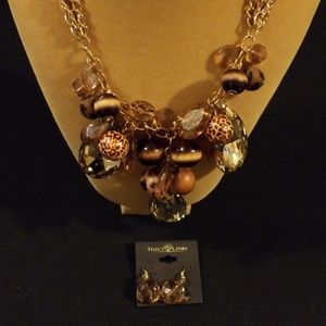 Necklace and earring set